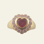 Verona Signet Ring in 18k gold plating with ruby-coloured heart centre stone