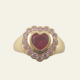 Verona Signet Ring in 18k gold plating with ruby-coloured heart centre stone